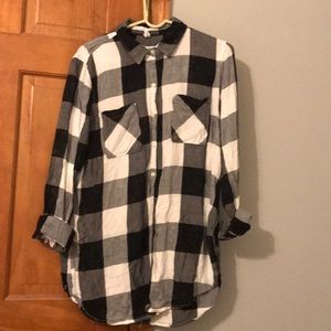 Aeropostale black and white flannel